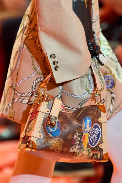 Look 63